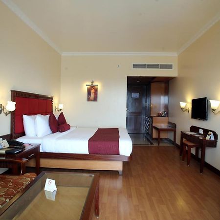 Joys Palace Hotel Thrissur Eksteriør bilde