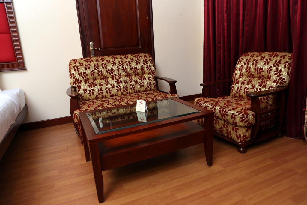 Joys Palace Hotel Thrissur Eksteriør bilde