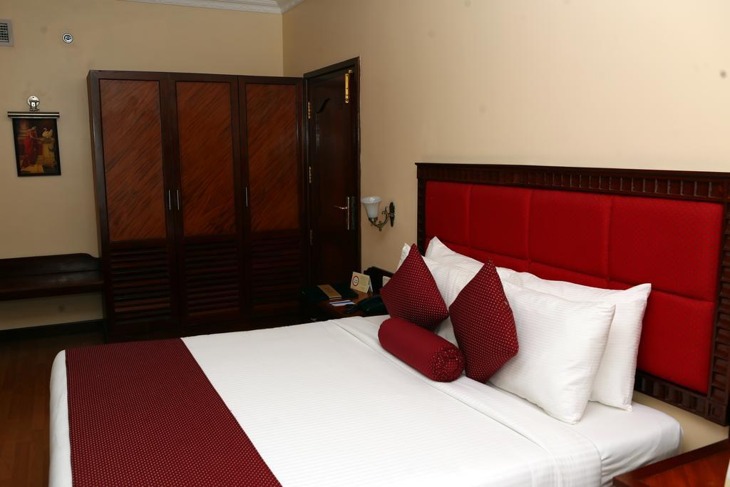 Joys Palace Hotel Thrissur Eksteriør bilde