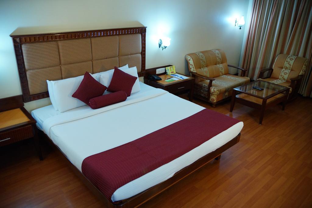 Joys Palace Hotel Thrissur Eksteriør bilde