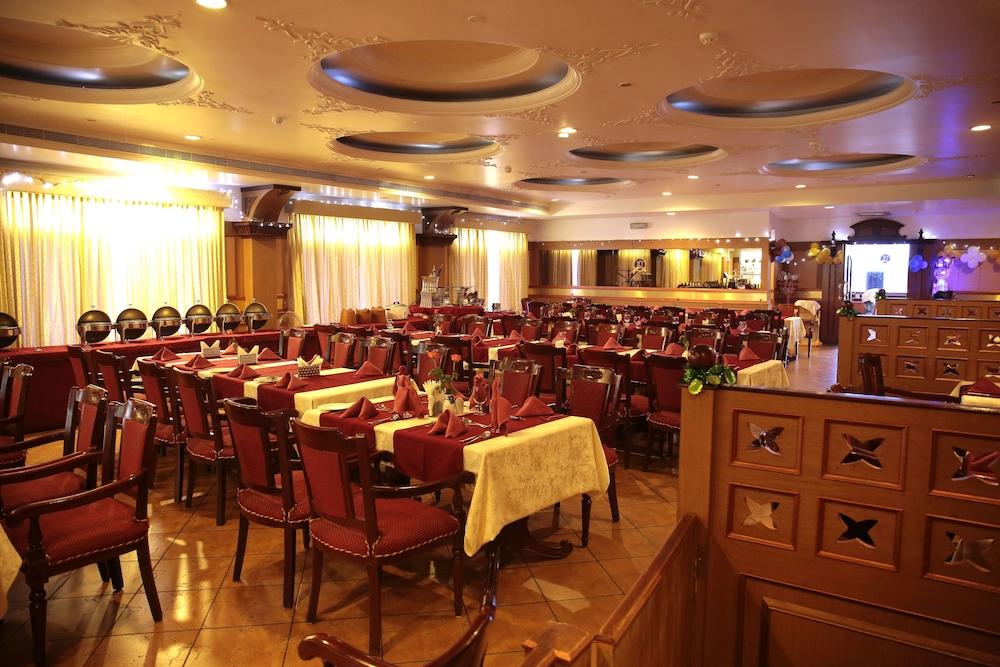 Joys Palace Hotel Thrissur Eksteriør bilde