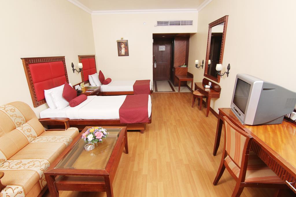 Joys Palace Hotel Thrissur Eksteriør bilde
