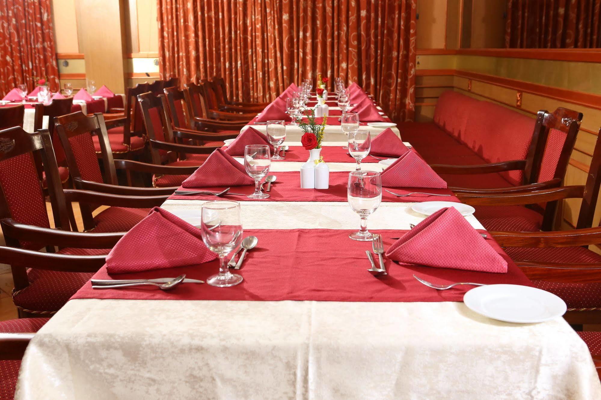Joys Palace Hotel Thrissur Eksteriør bilde