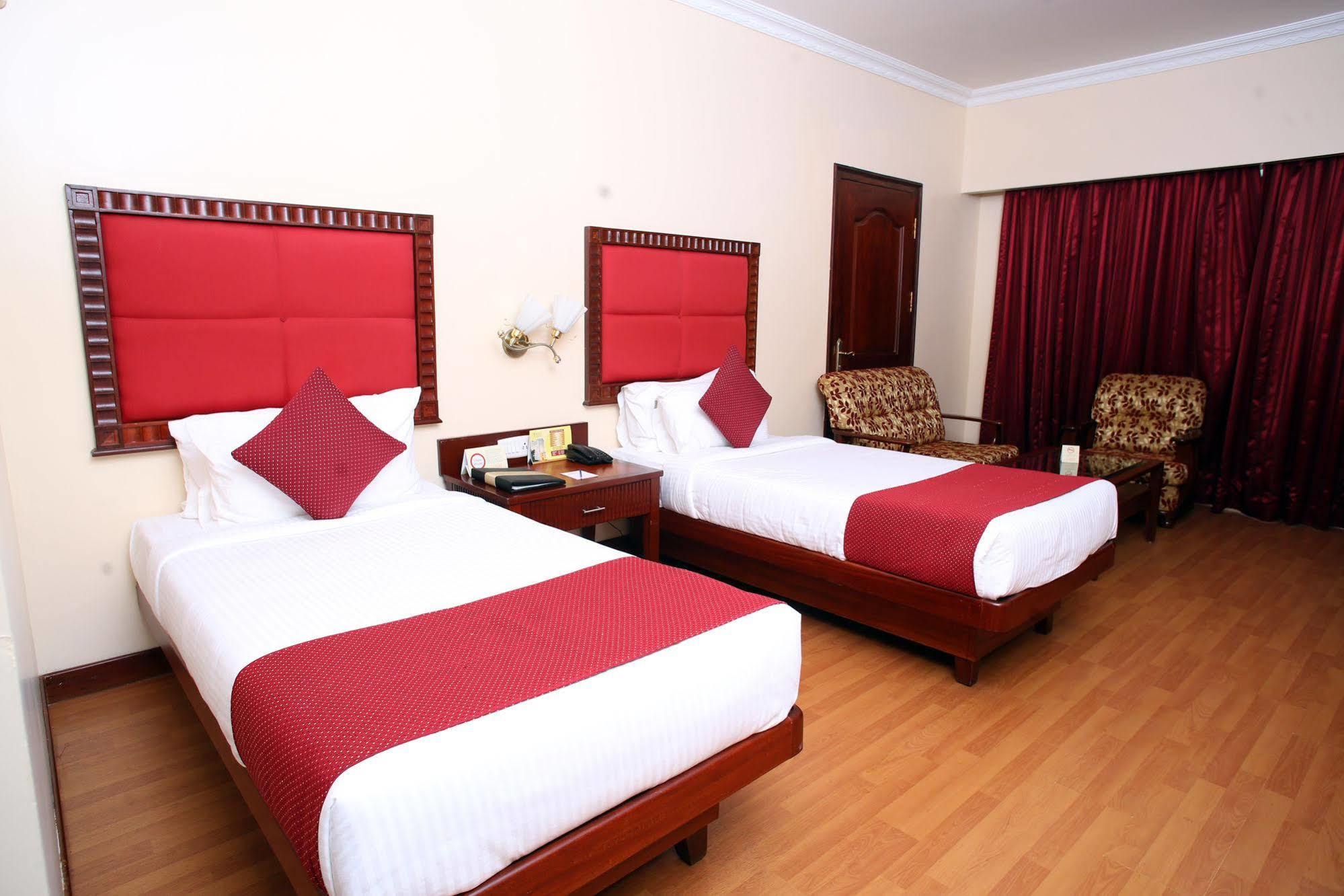 Joys Palace Hotel Thrissur Eksteriør bilde