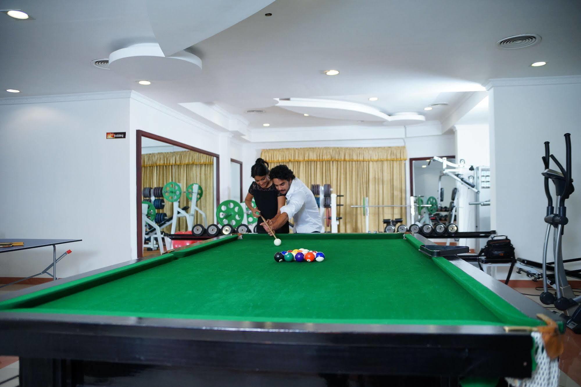 Joys Palace Hotel Thrissur Eksteriør bilde