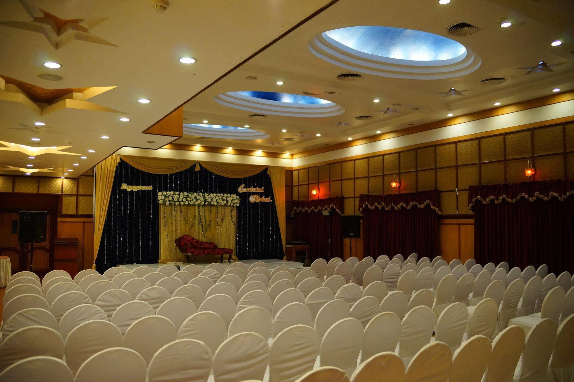 Joys Palace Hotel Thrissur Eksteriør bilde