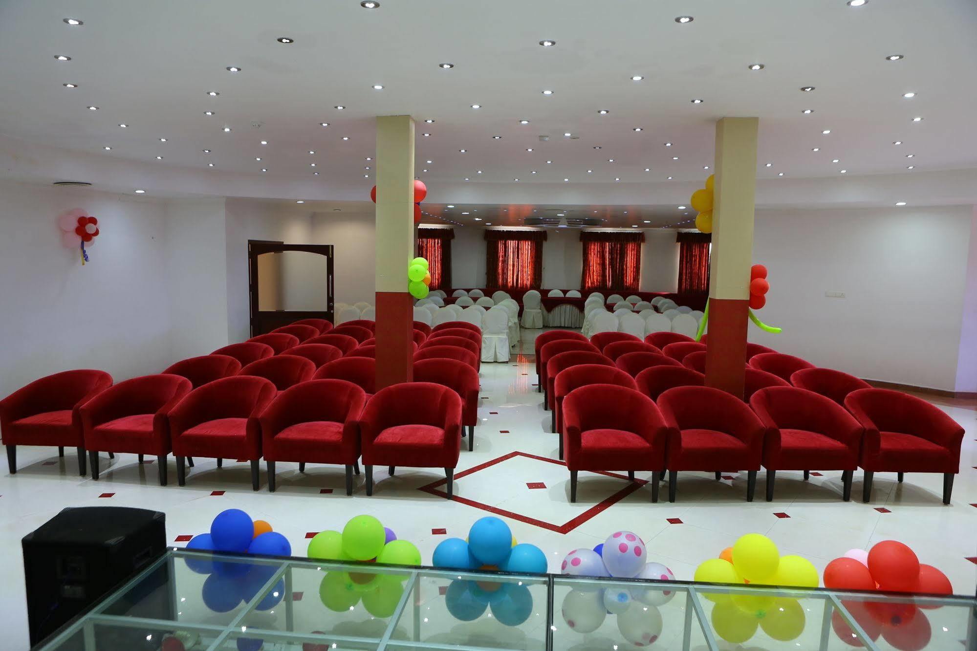 Joys Palace Hotel Thrissur Eksteriør bilde