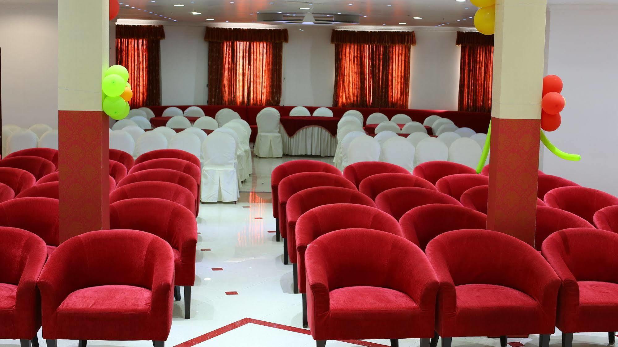 Joys Palace Hotel Thrissur Eksteriør bilde